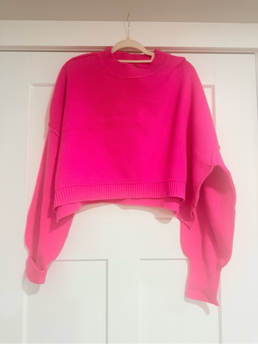 Free People cropped sweater sz M